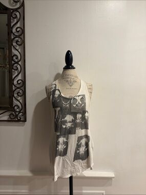Women's Cream Graphic Tank Top - Casual Scoop Neck